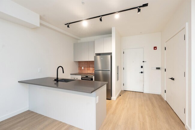 Photo - 328 Pacific Ave Unidad 102