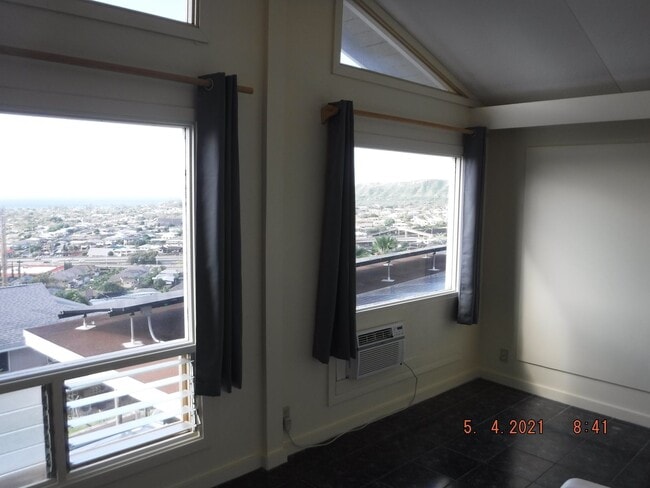 Photo - Kahala Hts Cottage 2 / 1 / garage