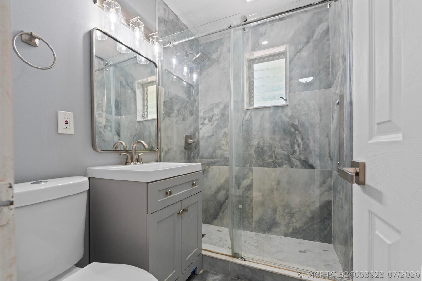 Photo - 528 20th Ave NE