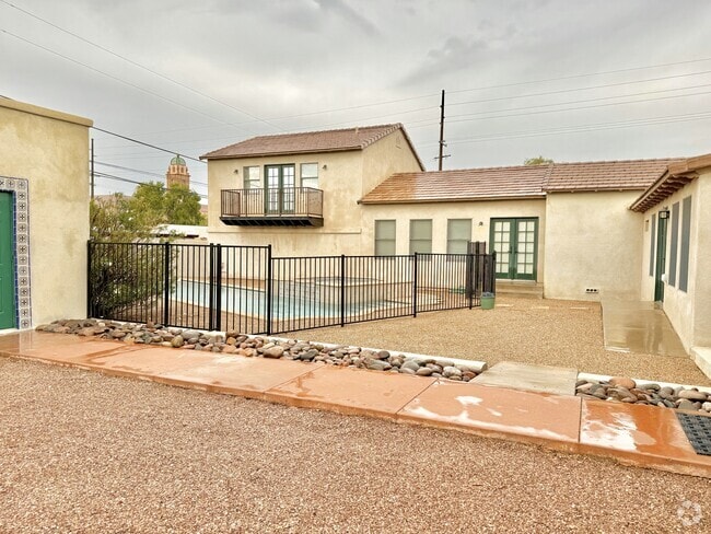 Building Photo - Sam Hughes Rental