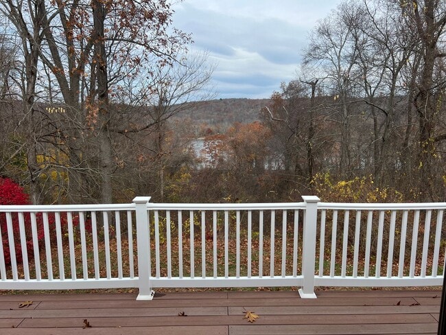 Photo - Single family with Connecticut River views Casa