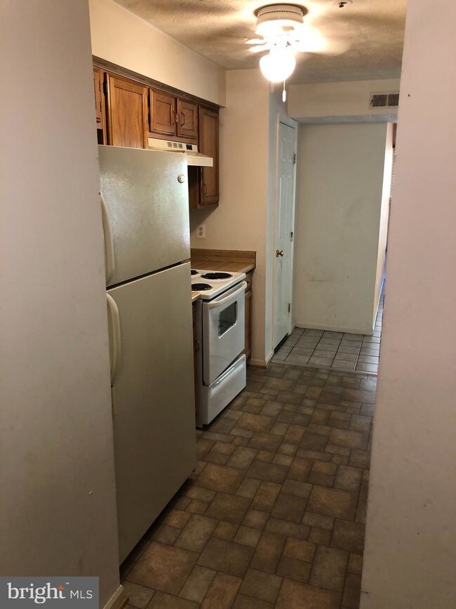 Photo - 905 Woodbridge Ct Unit G