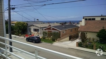Photo - 1834 Rhodes St Casa