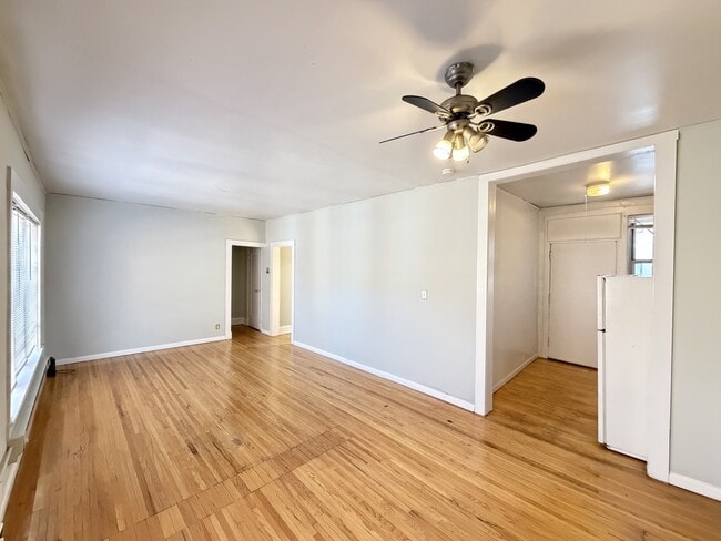 Building Photo - 645 W Barry Ave Unit J02P