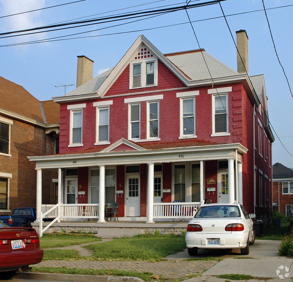 Photo - 450-452 Elm St Apartments
