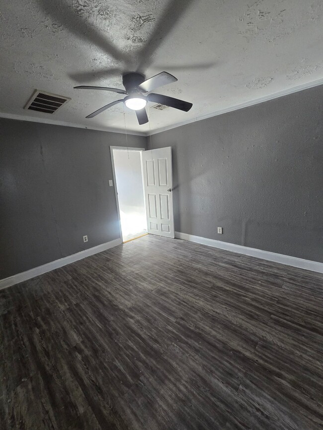 Photo - 4820 Oak Ave Unit 8