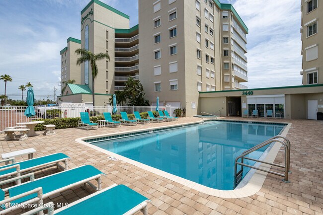 Building Photo - 3450 Ocean Beach Blvd Unit 201 Rental