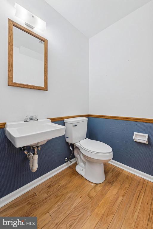 Photo - 120 Caernarvon Ct