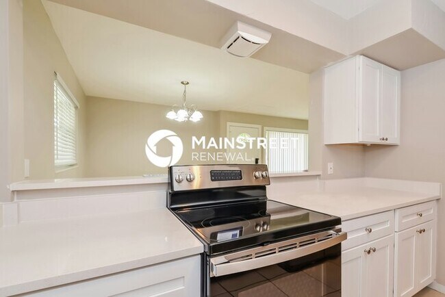 Photo - 3 Bedroom Pet-Friendly Home in West Bradenton, FL with Main Street Renewal