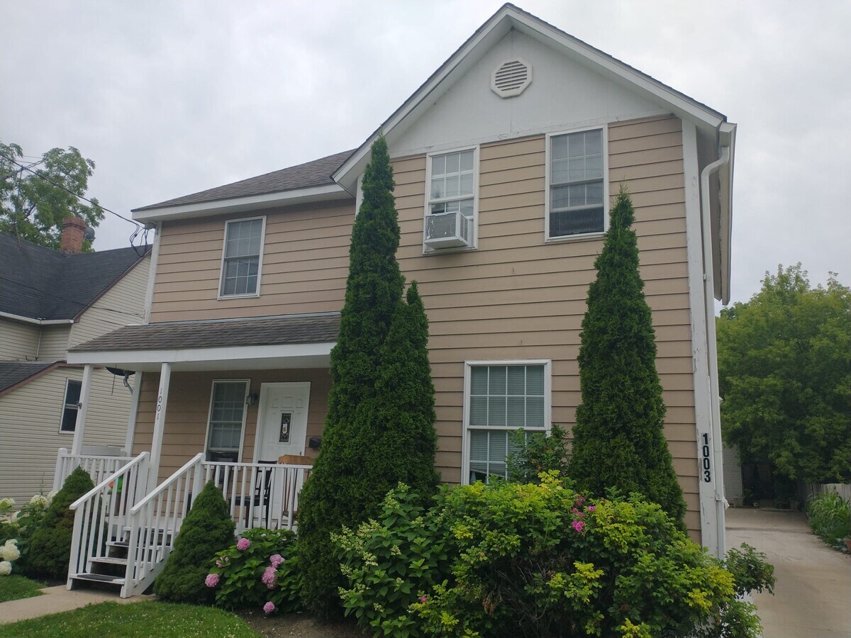 Photo - 1001 W Grand Ave