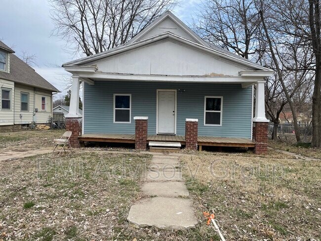 Photo - 1110 SW Woodward Ave House