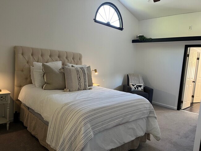 Photo - 3823 Jocelyn Dr