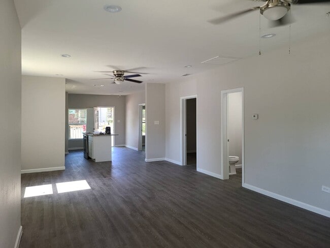 Photo - 1401 Moore St