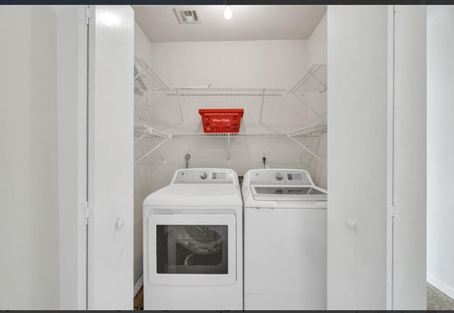 15 Vivian Ct