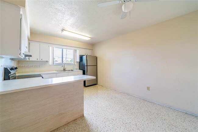 Photo - 23 NW 33rd Ave Unidad UPPER