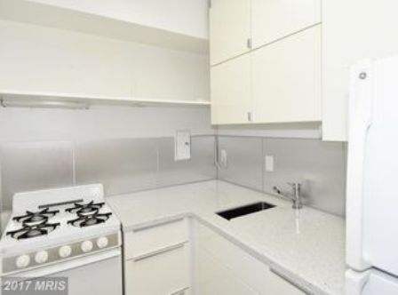 Kitchen - 11 Canterbury Square Unit 102