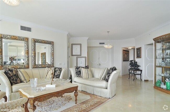 Building Photo - 4 br, 4 bath Condo - 10225 Collins Ave Apt... Unit Apt 404