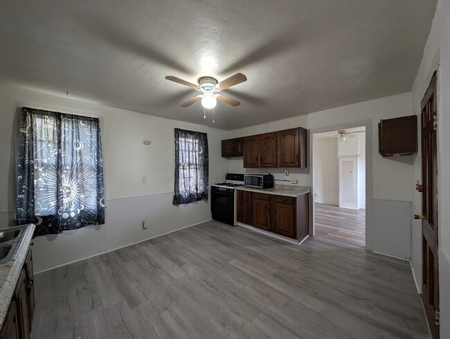 Photo - 307 East St