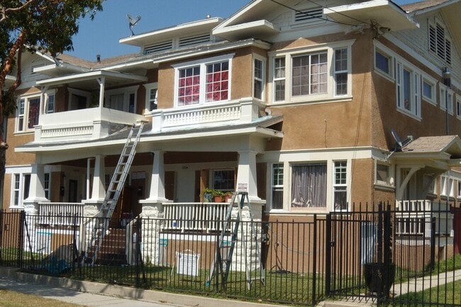 Front view of apartment - 1934 Henderson Ave Unit 1934 Henderson