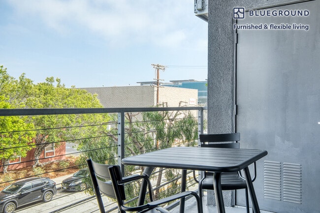 Photo - 5535 Westlawn Ave Unidad FL3-ID927