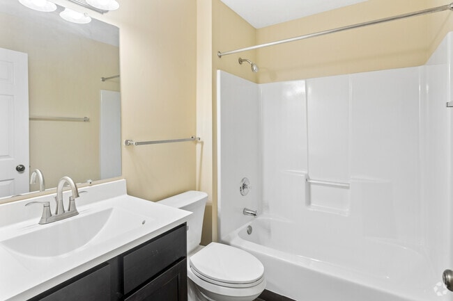 3BR, 1.5BA - 1,650SF - Bathroom
