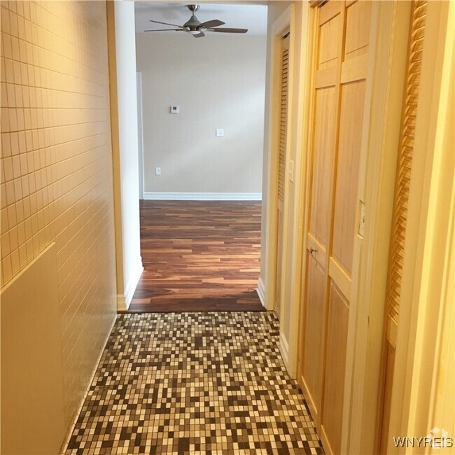 Building Photo - 481 Franklin St Rental