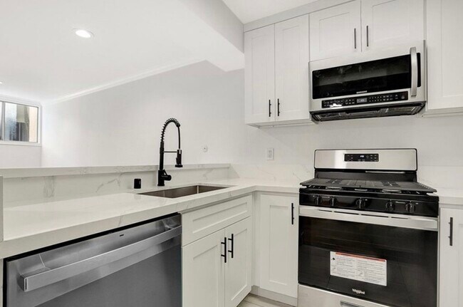 Photo - 5325 Newcastle Ave Unidad 239