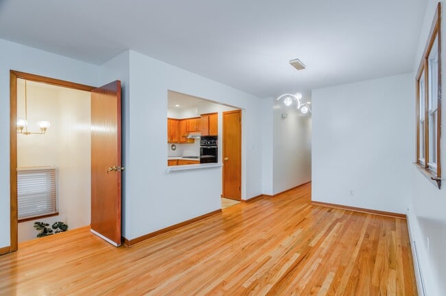 180 W 3rd St