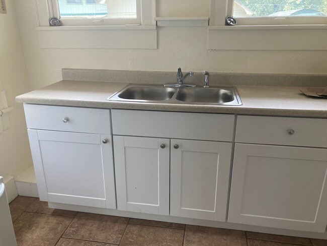 Photo - 1715 Locust St