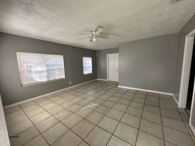 Photo - Old Town duplex right by Leon High!!! Unit 434