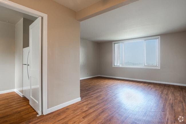 1BR,1BA