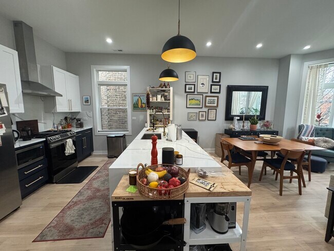 Photo - 2451 N Albany Ave Unit 2