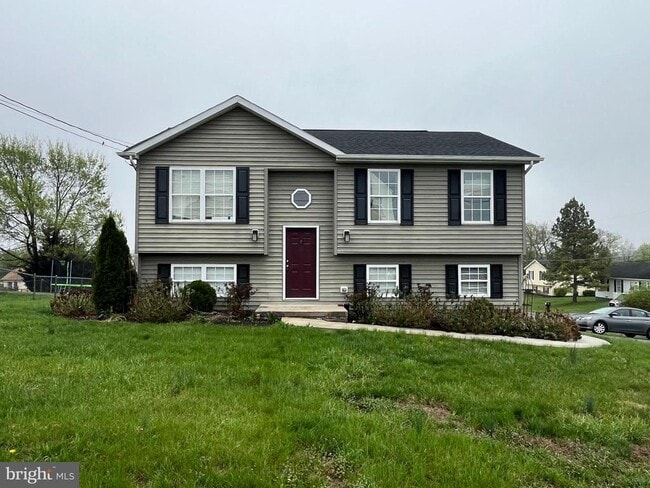 Building Photo - 262 Corvette Dr