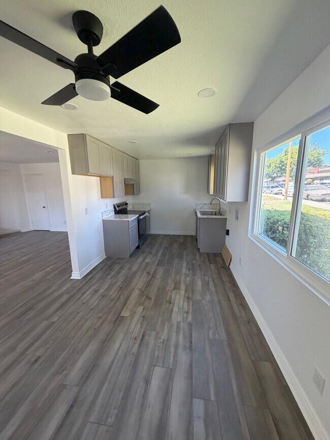 Photo - 2580 Hayes Dr