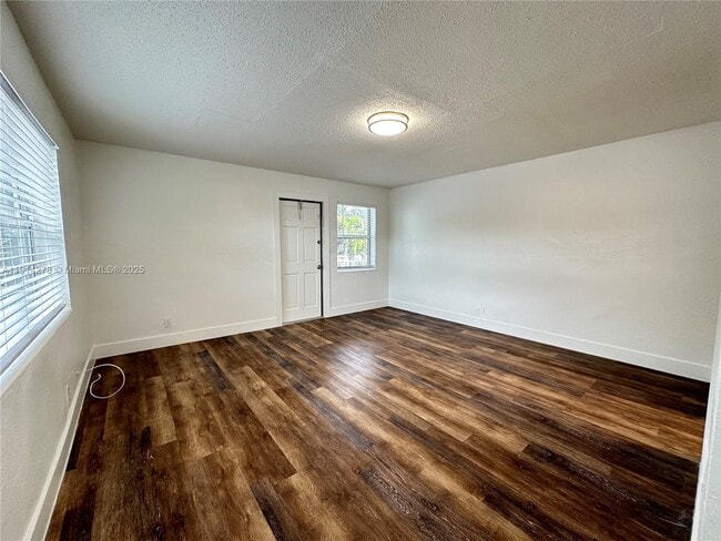 Photo - 1821 Thomas St Unidad 7