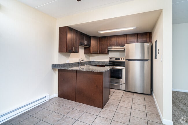 1BR, 1BA - 650SF - Kitchen