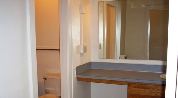 Bathroom - The Dresden