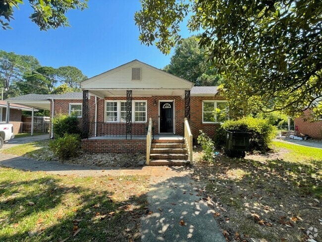Building Photo - 1214 Elizabeth Rd W Rental