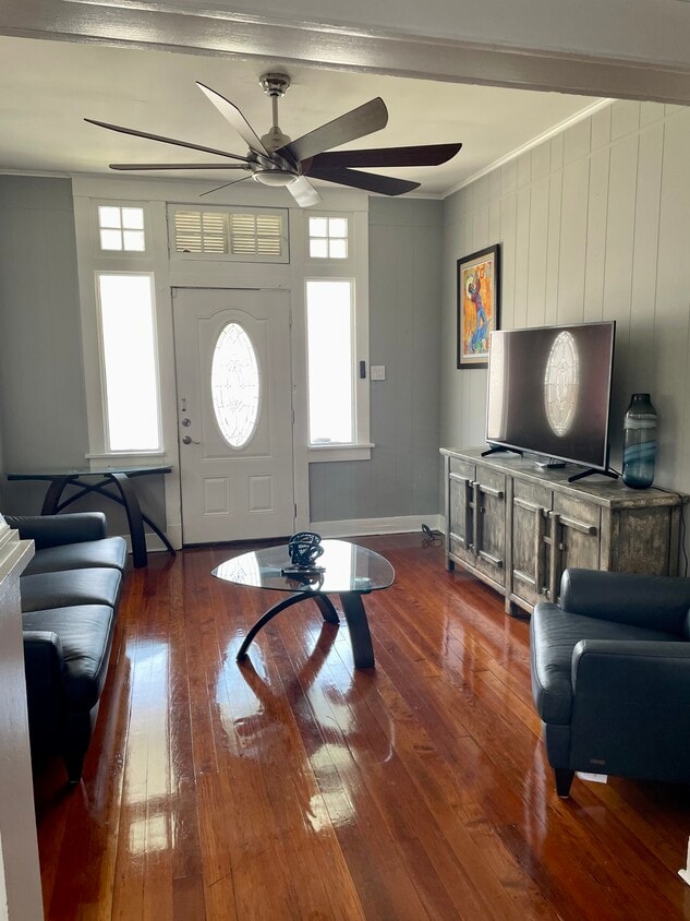 Living room - 4030 Dhemecourt St (New Orleans, LA)