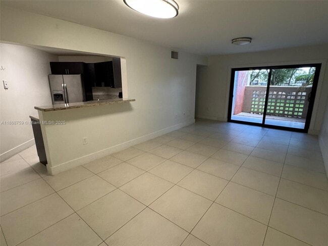 Photo - 10245 NW 9th St Cir Unidad 114-9