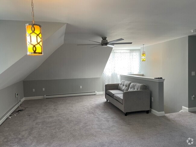 Building Photo - 12 Charles St Unit 3 Rental
