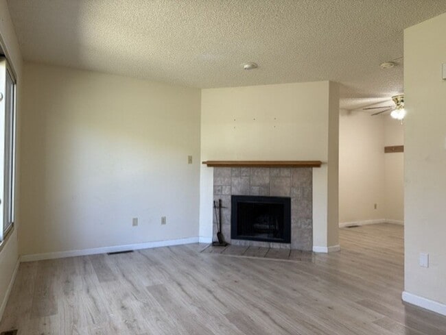 Photo - House For Lease