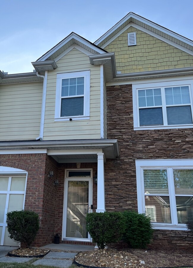 Building Photo - Atlanta home quiet neighborhood