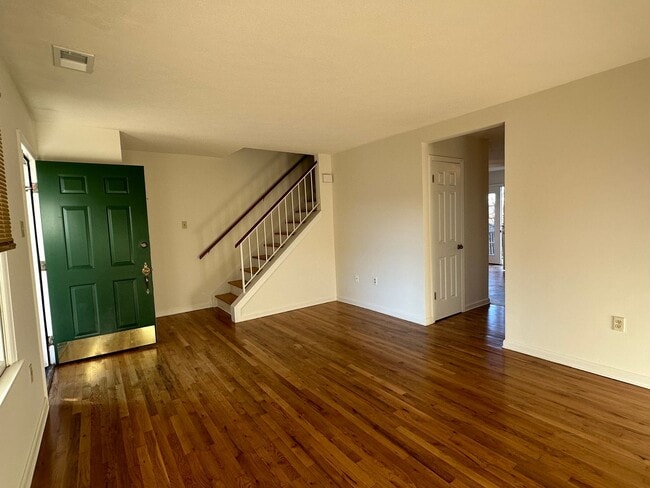 606 Tudor Dr