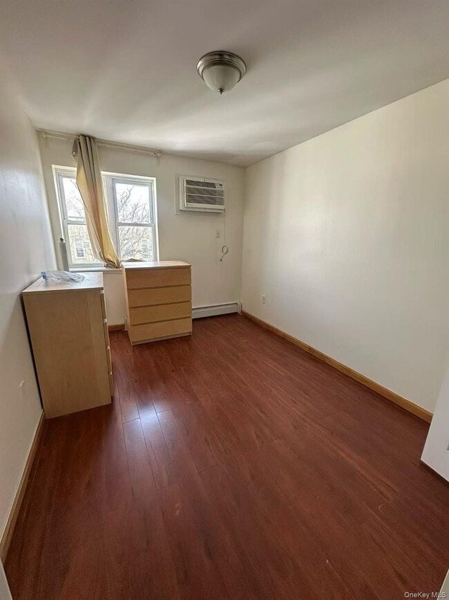 Photo - 697 Sheffield Ave Unit 2fl