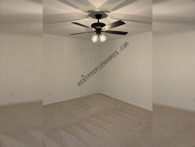 Photo - 122 Powder River Dr