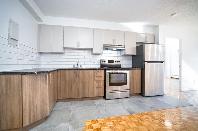 Photo - 5450 Chem. Queen Mary