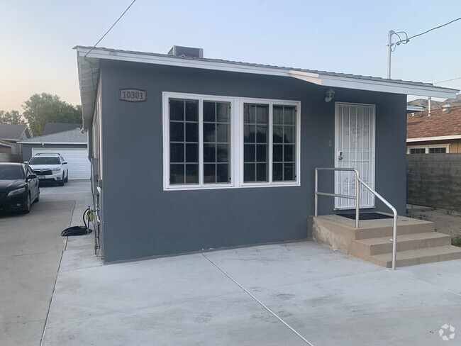 Building Photo - 10301 Arminta St Rental