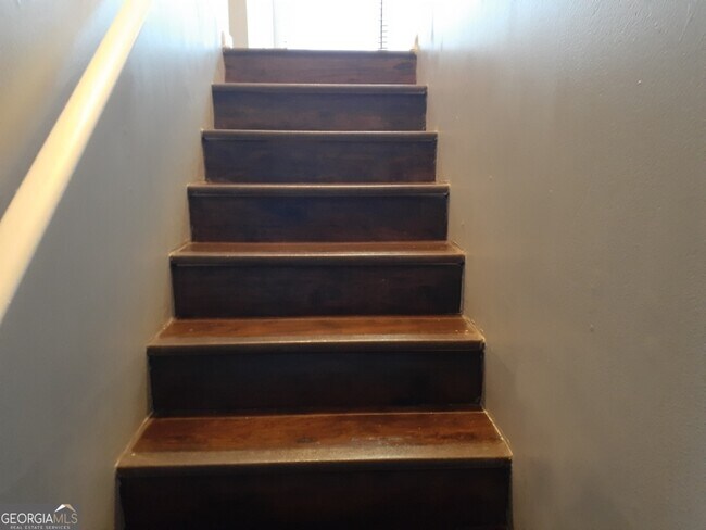 Photo - 170 Governors Dr