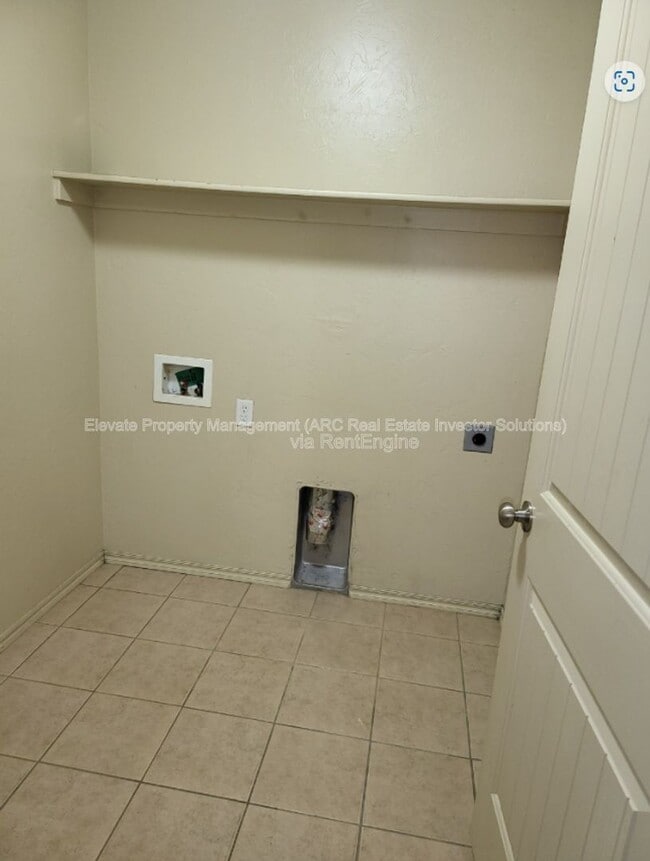 Photo - 921 West Prairie Wind Way